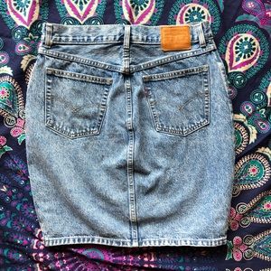 Levi’s denim pencil “mom skirt”